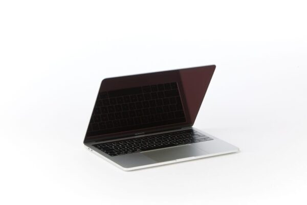 Macbook Pro 2019 13inch i5 8 128 Silver 1 1024x684 1